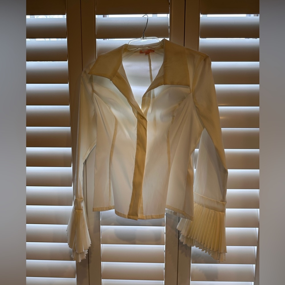 accordion pleat double cuff fitted stretch blouse